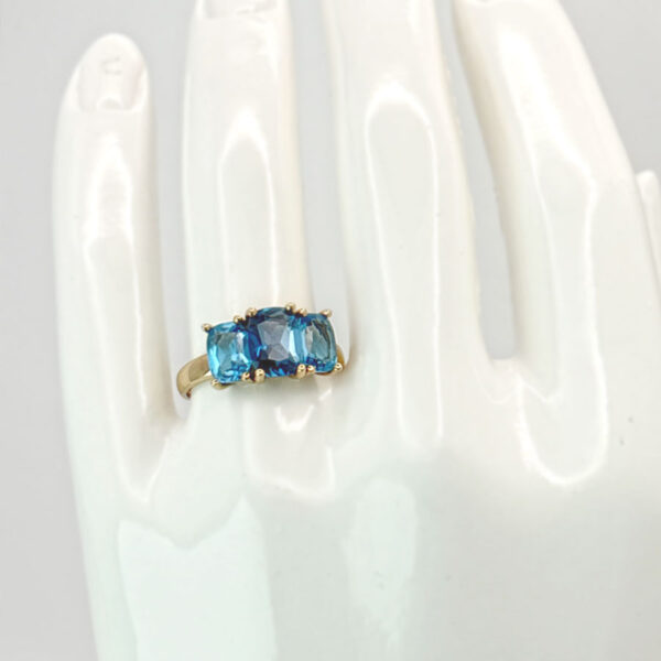 9ct Gold Topaz Cocktail Ring