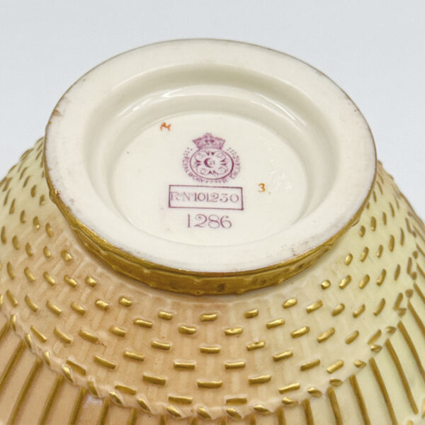 Royal Worcester Blush Ivory Floral Pot Pourri Vase C1903