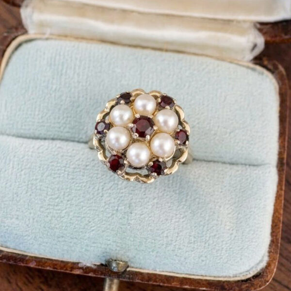 9ct Gold Garnet and Pearl Cluster Ring c1970