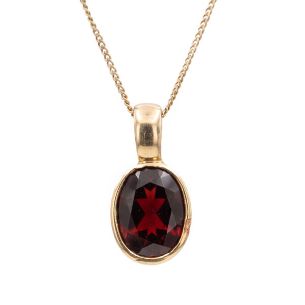 9ct Gold Oval-cut Garnet Pendant
